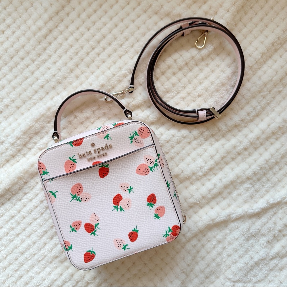 Kate Spade Daisy Strawberries Crossbody Purse
